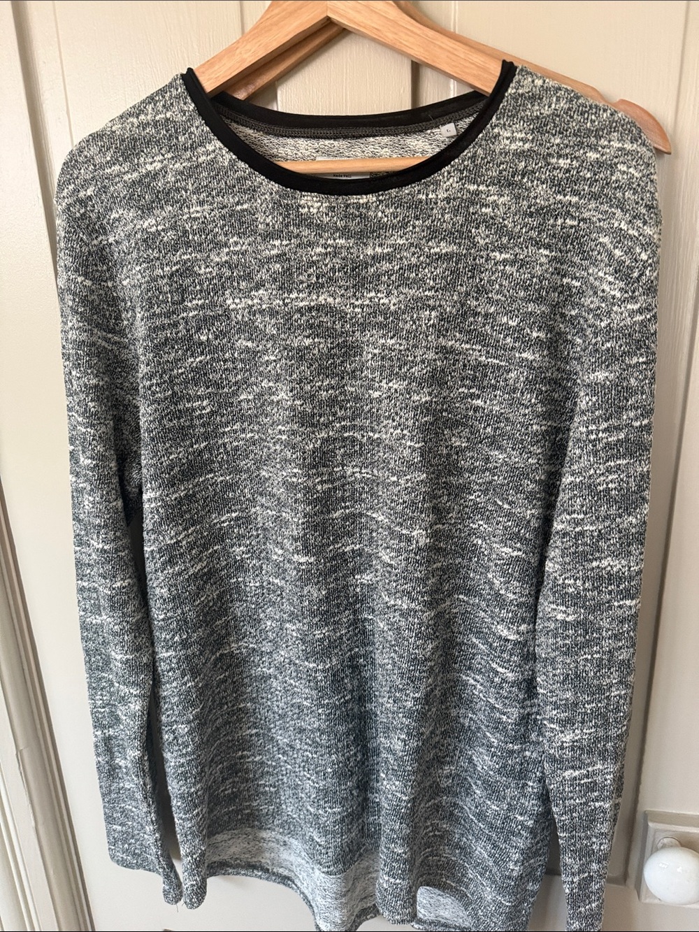7 Diamonds Marled Gray Crewneck Sweater with Black Trim